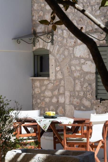 La Casa Di Bella A Tradional Stone House With Barbecue Villa Karia  ภายนอก รูปภาพ