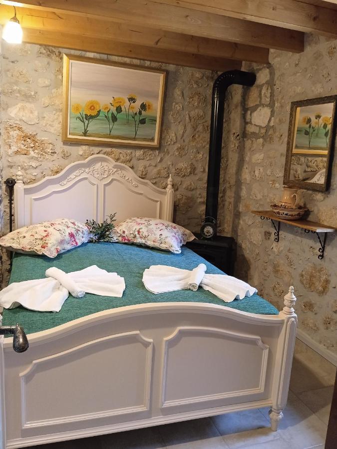 La Casa Di Bella A Tradional Stone House With Barbecue Villa Karia  ภายนอก รูปภาพ